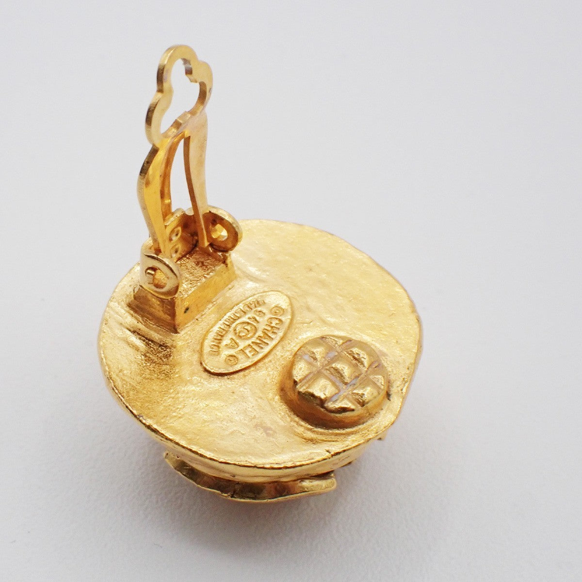 CHANEL CC Logo Imitation Pearl Round Button Earrings 94A Clip-On Gold 32RL807