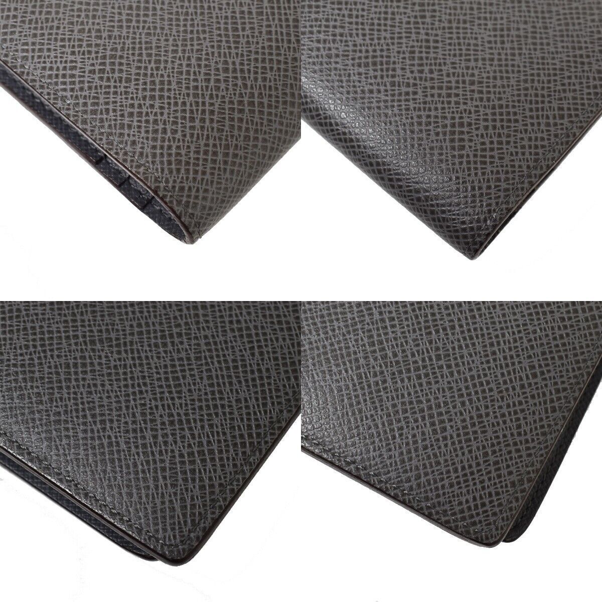 LOUIS VUITTON Portefeuille Brazza Long Wallet Taiga Leather Gray M32653 67YB981