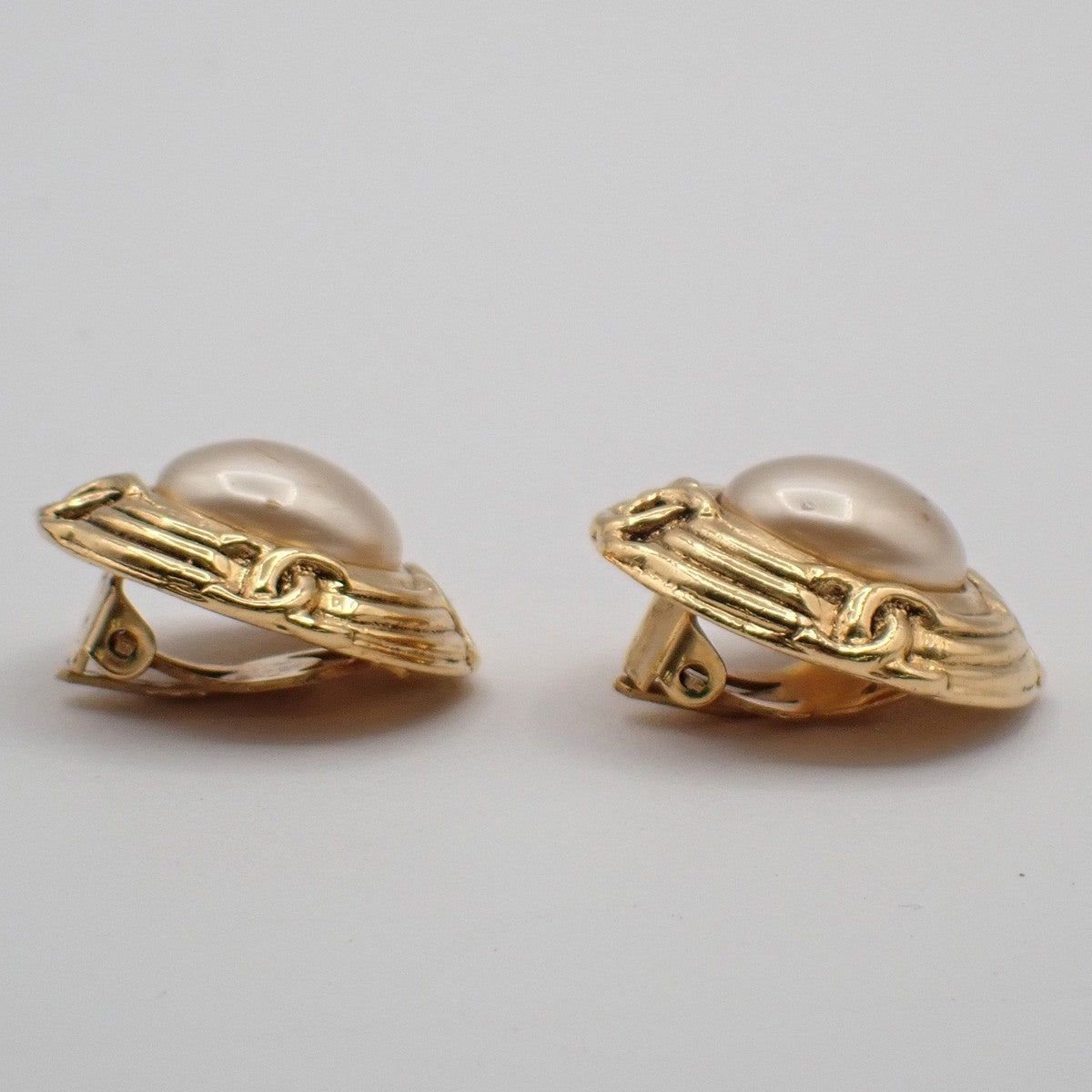 CHANEL Logo Round Button Earrings Clip-On 94A Imitation Pearl Gold 33RF703