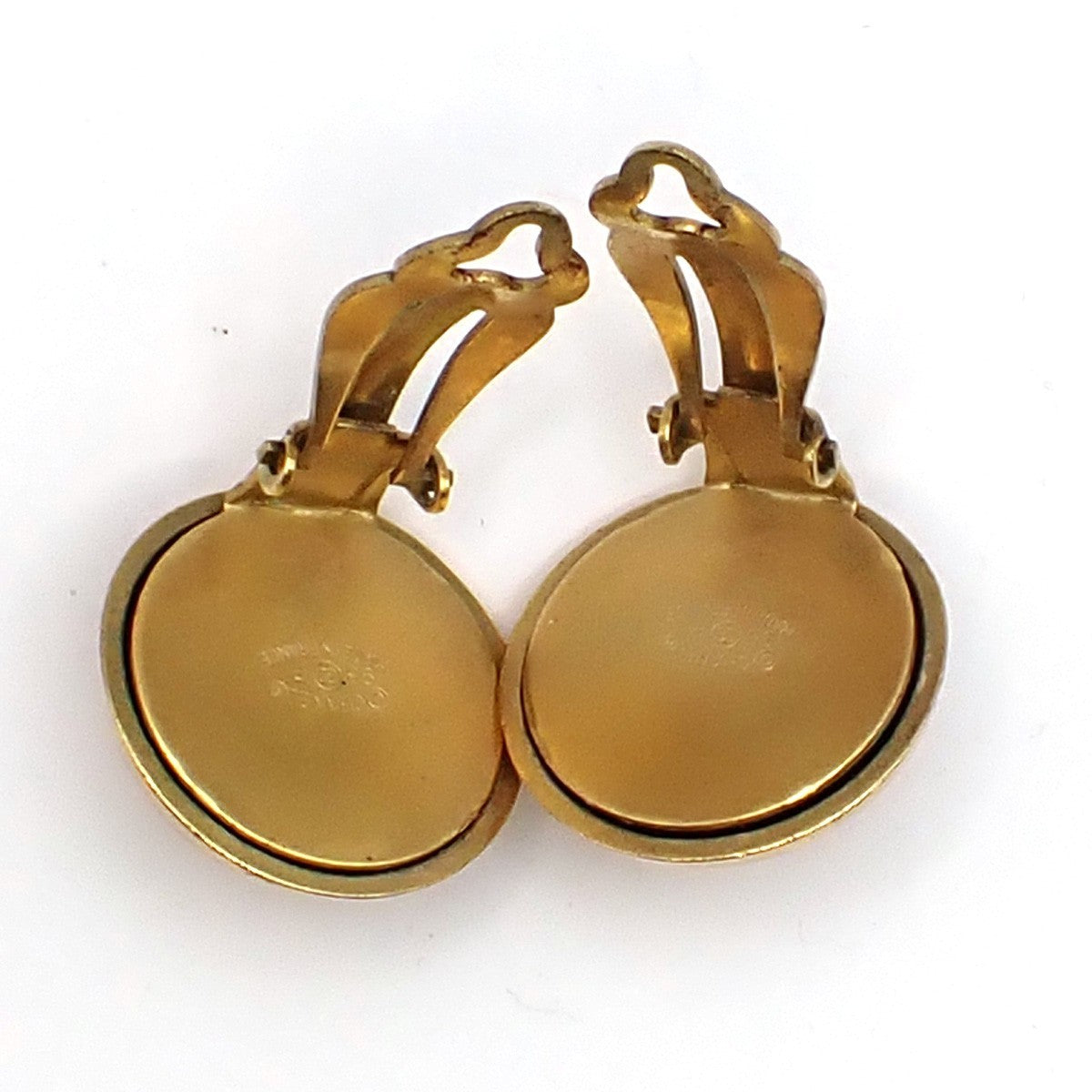 CHANEL CC Logo Round Button Earrings Clip-On 95P Gold Black GHW Vintage 83RF994