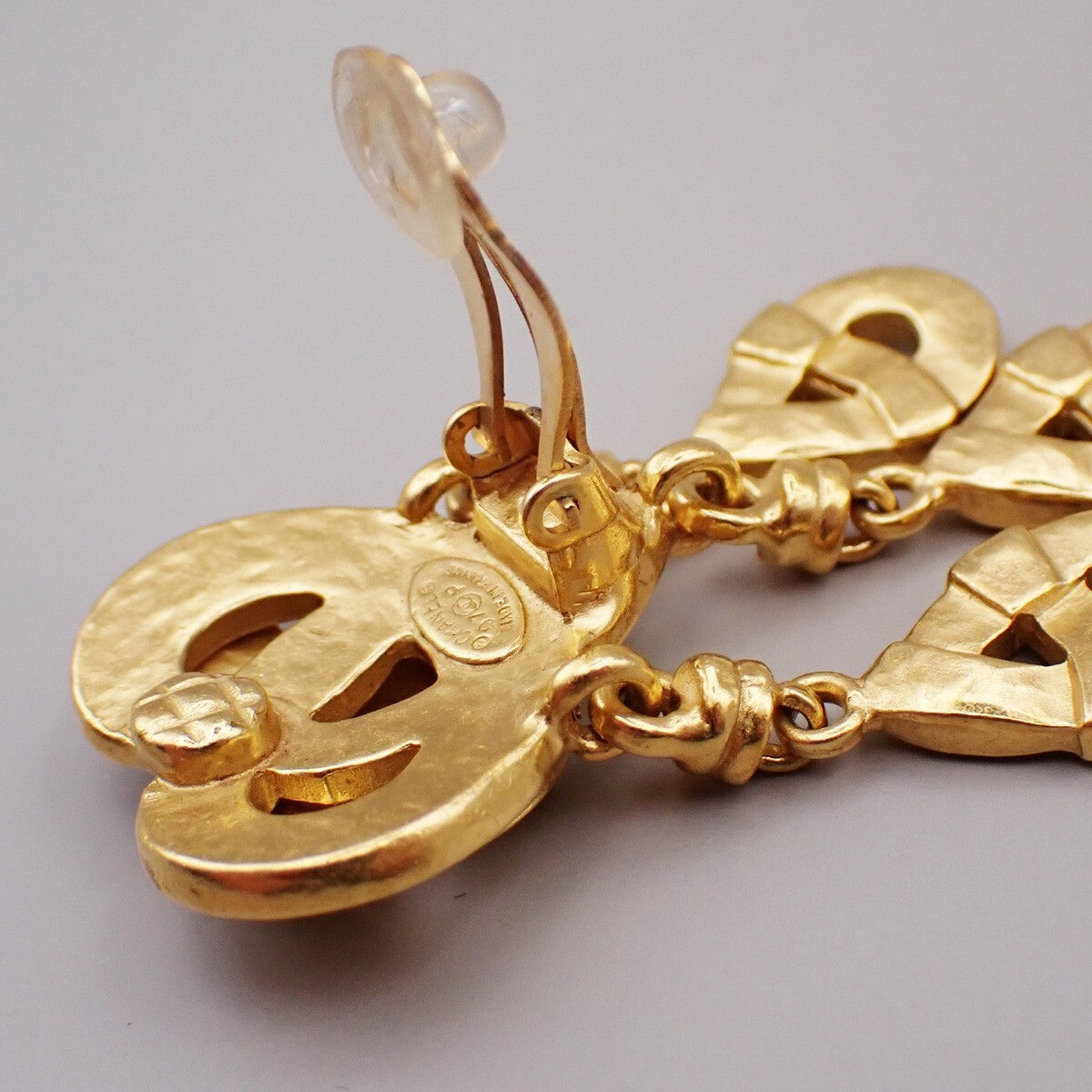 CHANEL CC Logo Heart Drop Earrings 97P Clip-On Gold GHW France Vintage 600RK641