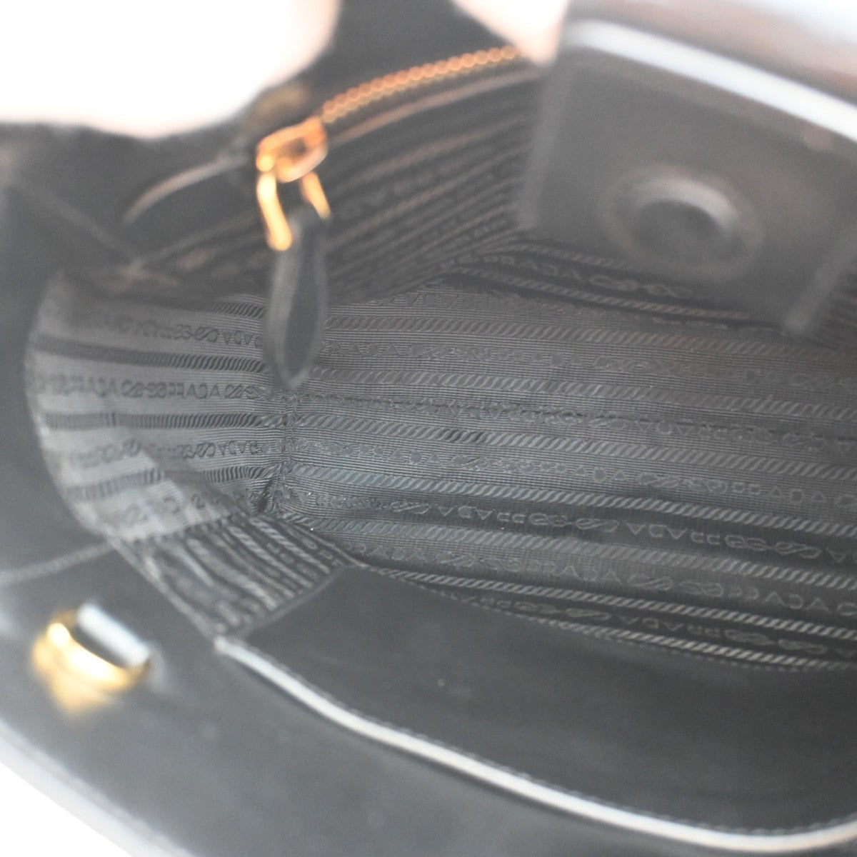 PRADA Logo Galleria Tote Hand Bag Saffiano Leather Black GHW 73PA039