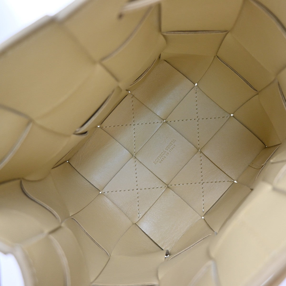 BOTTEGA VENETA Cassette Bucket Drawstring Shoulder Bag Leather Beige 95RF957