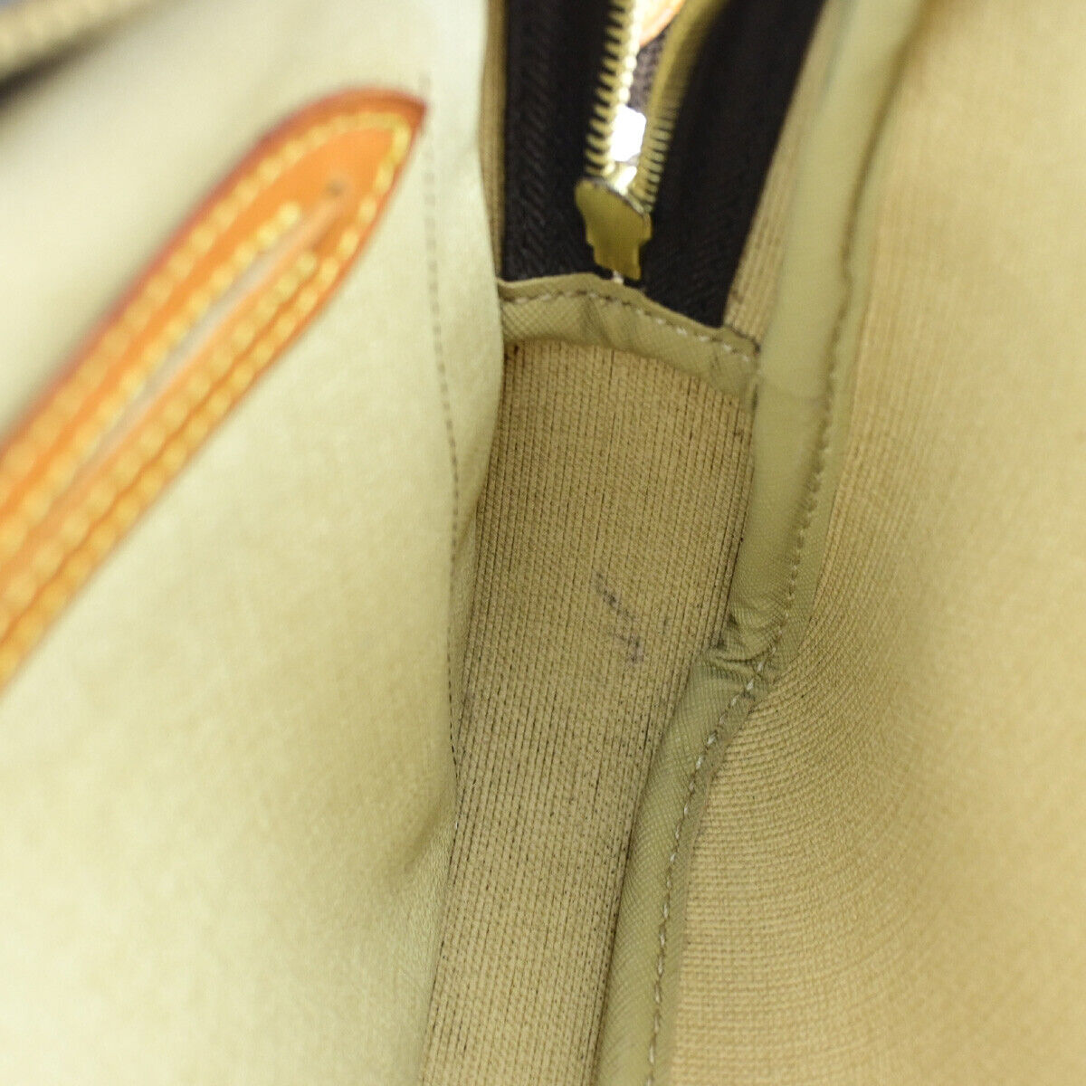LOUIS VUITTON Reporter PM Crossbody Shoulder Bag Monogram Leather M45254 30YE574