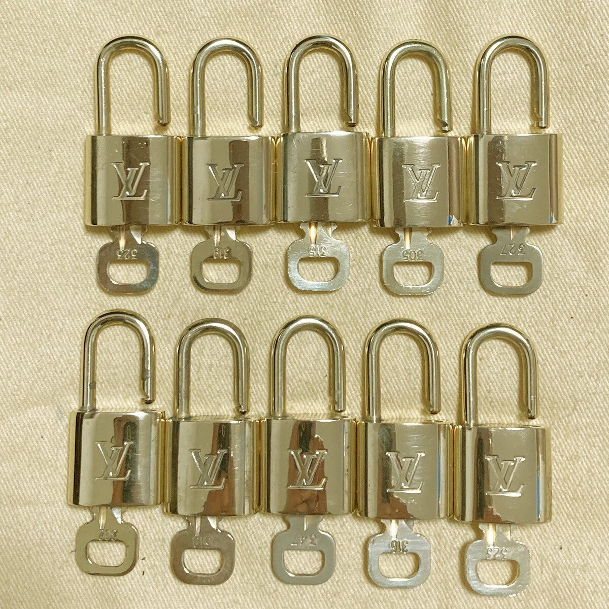 LOUIS VUITTON LV 10 SET PADLOCK KEY CHARM CADENA GOLD-PLATED FRANCE 65PDA216