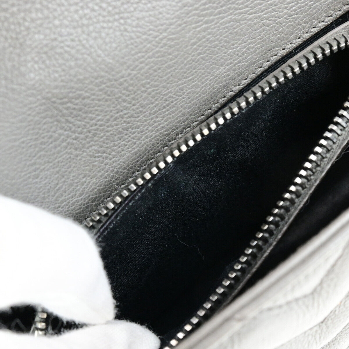 SAINT LAURENT College Medium Chain Shoulder Bag Quilted Leather Gray 667RK859