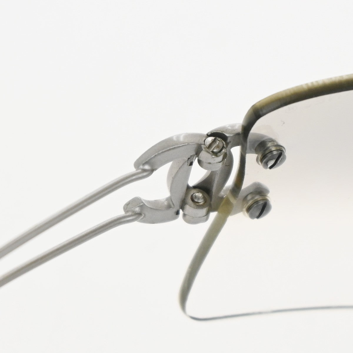 CHANEL CC Logo Rhine Stone Sunglasses Eye Were Plastic Metal Silver 63RL856
