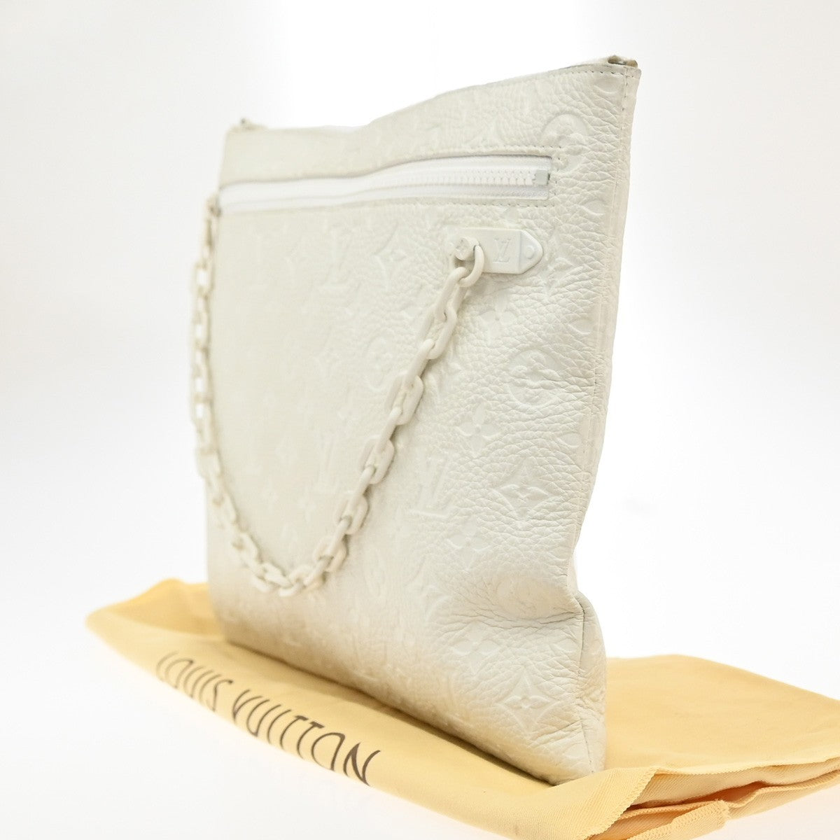 LOUIS VUITTON Pochette A4 Clutch Bag Monogram Taurillon White M67462 16KP544