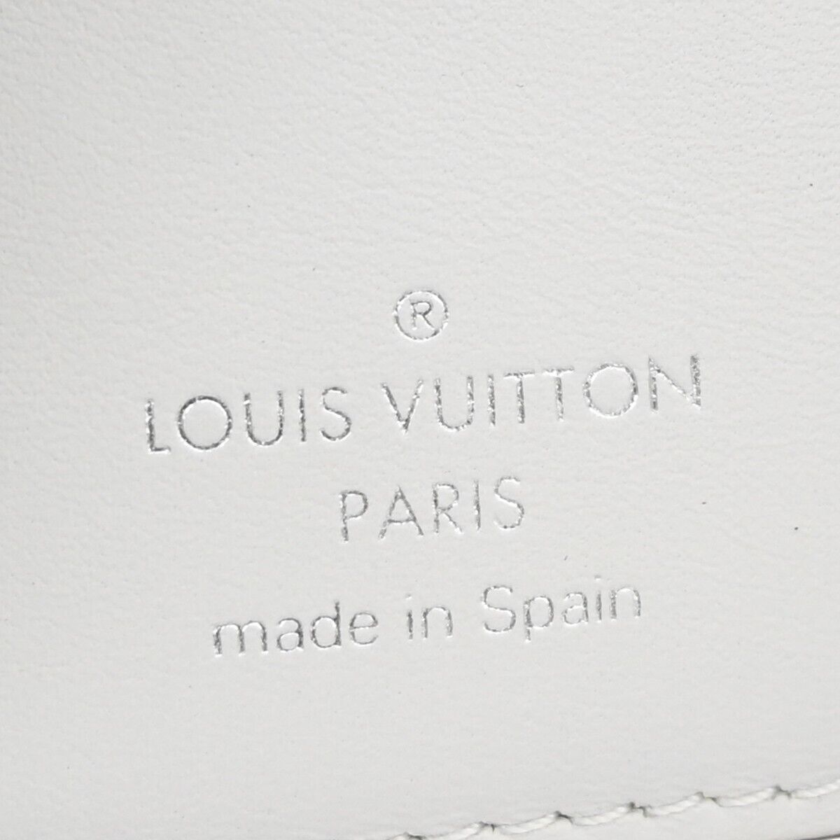 LOUIS VUITTON Discovery Compact Trifold Wallet Taigarama Leather M67621 39FA050