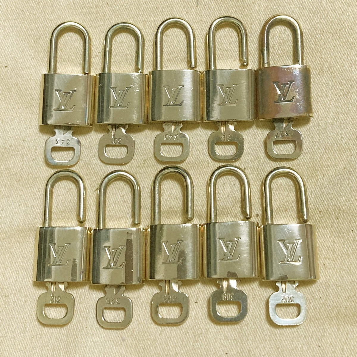 LOUIS VUITTON LV 10 SET PADLOCK KEY CHARM CADENA GOLD-PLATED FRANCE 31PDA219