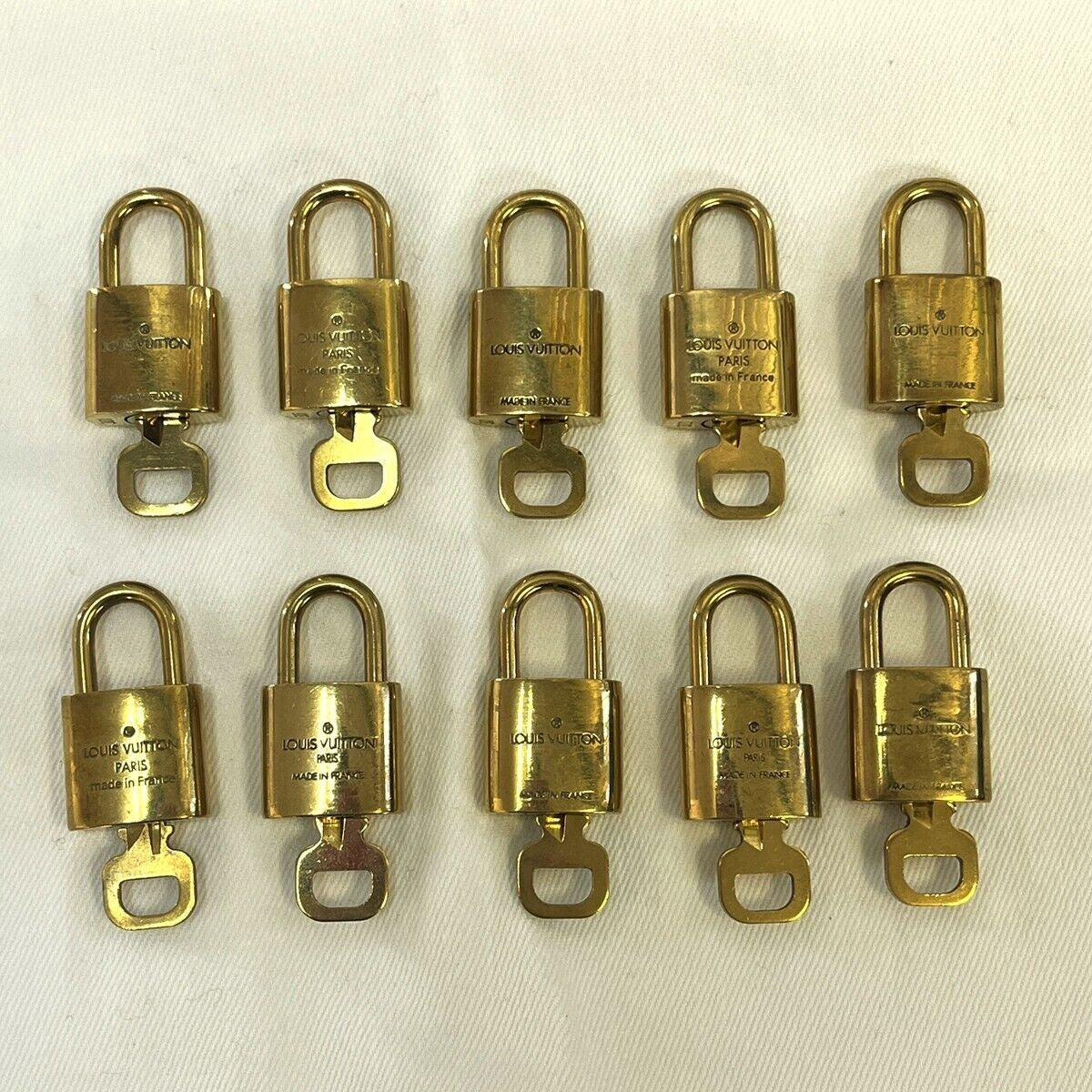 LOUIS VUITTON LV 10 SET PADLOCK KEY BAG CHARM CADENA GOLD PLATED FRANCE 34GA938