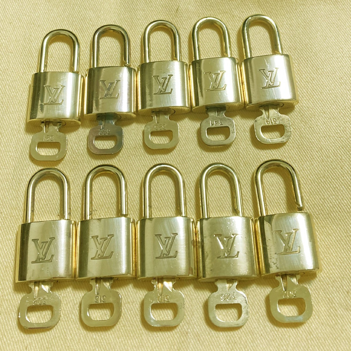 LOUIS VUITTON LV 10 SET PADLOCK KEY CHARM CADENA GOLD-PLATED FRANCE 62PDA297