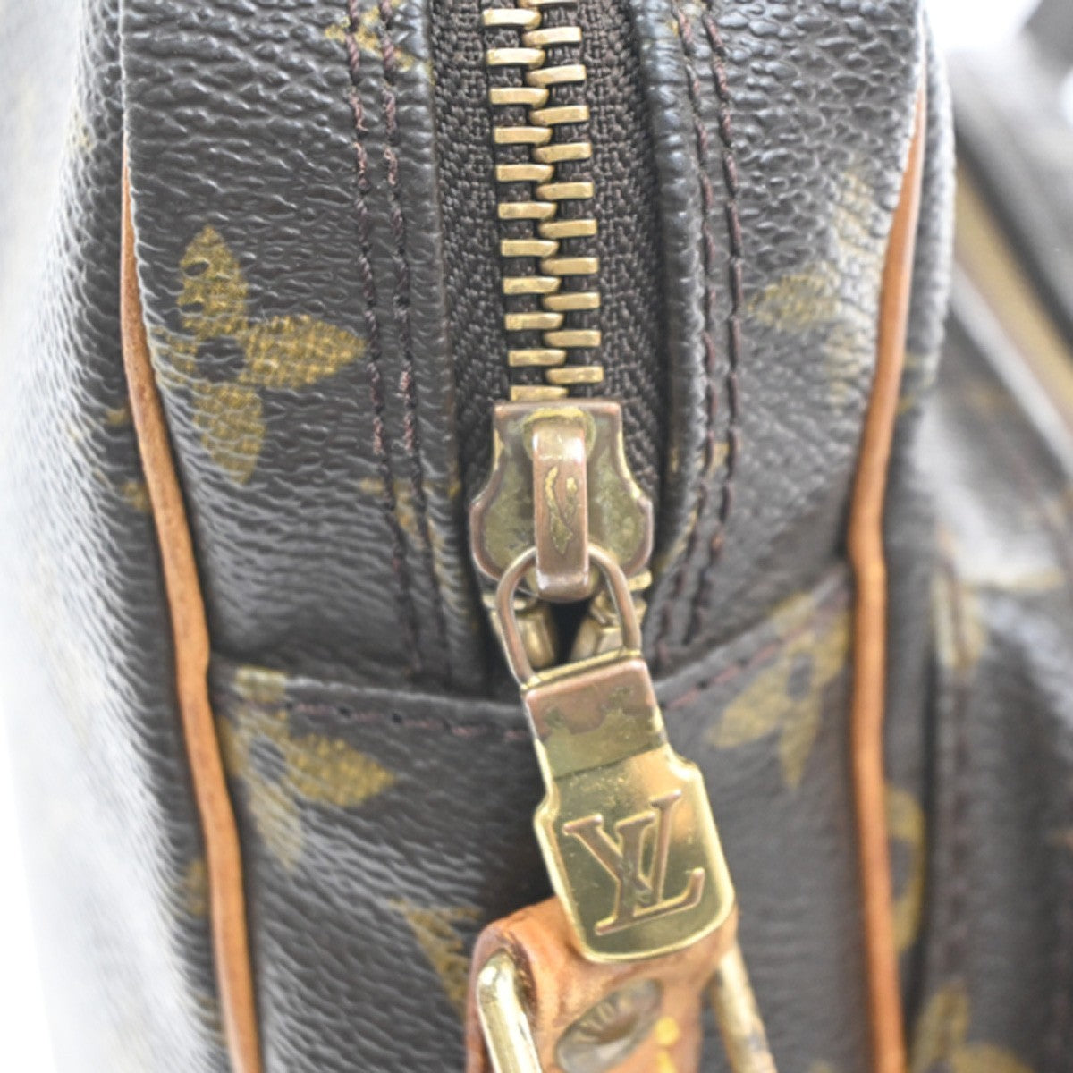 LOUIS VUITTON Amazon Crossbody Shoulder Bag Monogram Leather BN M45236 81MA342