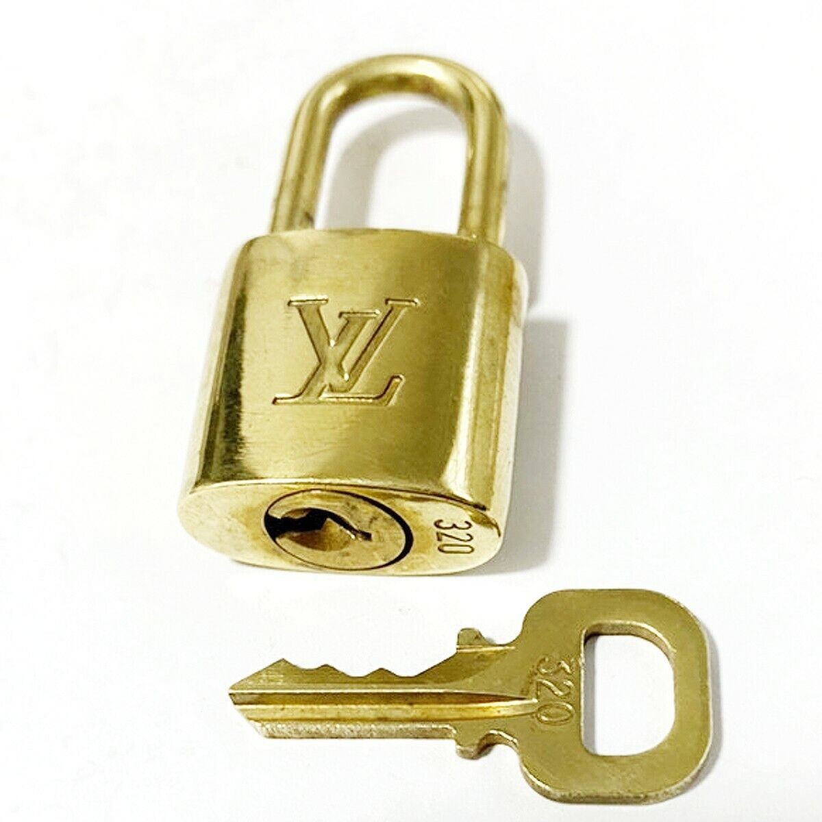LOUIS VUITTON LV 10 SET PADLOCK KEY BAG CHARM CADENA GOLD-PLATED FRANCE 32MT009