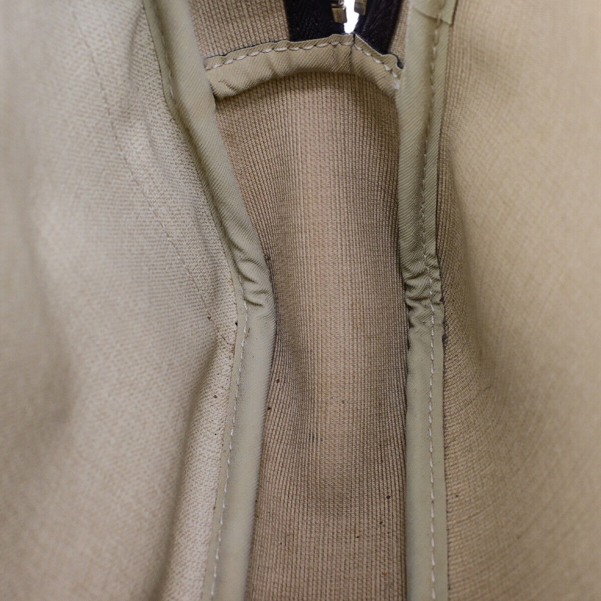 LOUIS VUITTON Reporter PM Crossbody Shoulder Bag Monogram Leather M45254 64SJ515