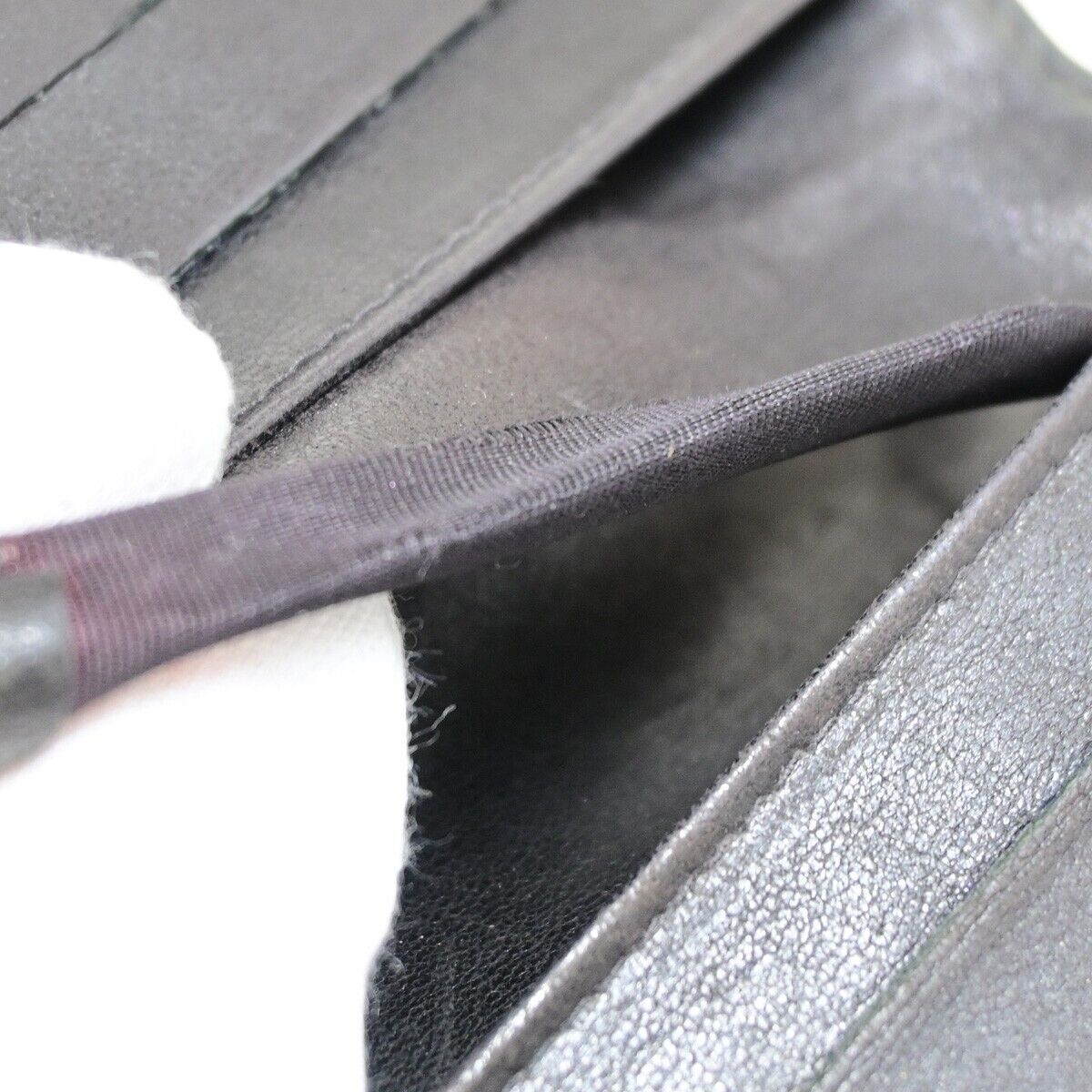 CHANEL CC Logo Bifold Wallet Purse Caviar Skin Leather Black GHW France 01YE954