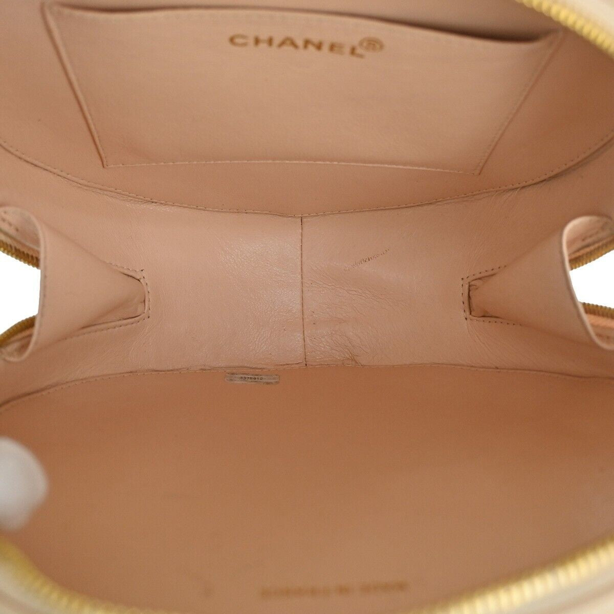 CHANEL CC Matelasse Round Vanity Chain Hand Bag Patent Leather Beige 6600LC414