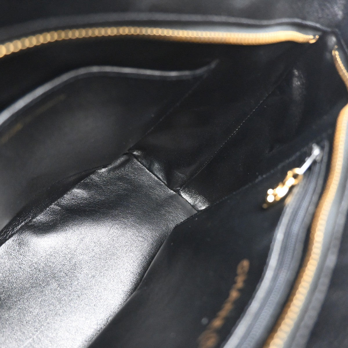 CHANEL Medallion Matelasse Shoulder Bag Calfskin Leather Black Vintage 307RF880