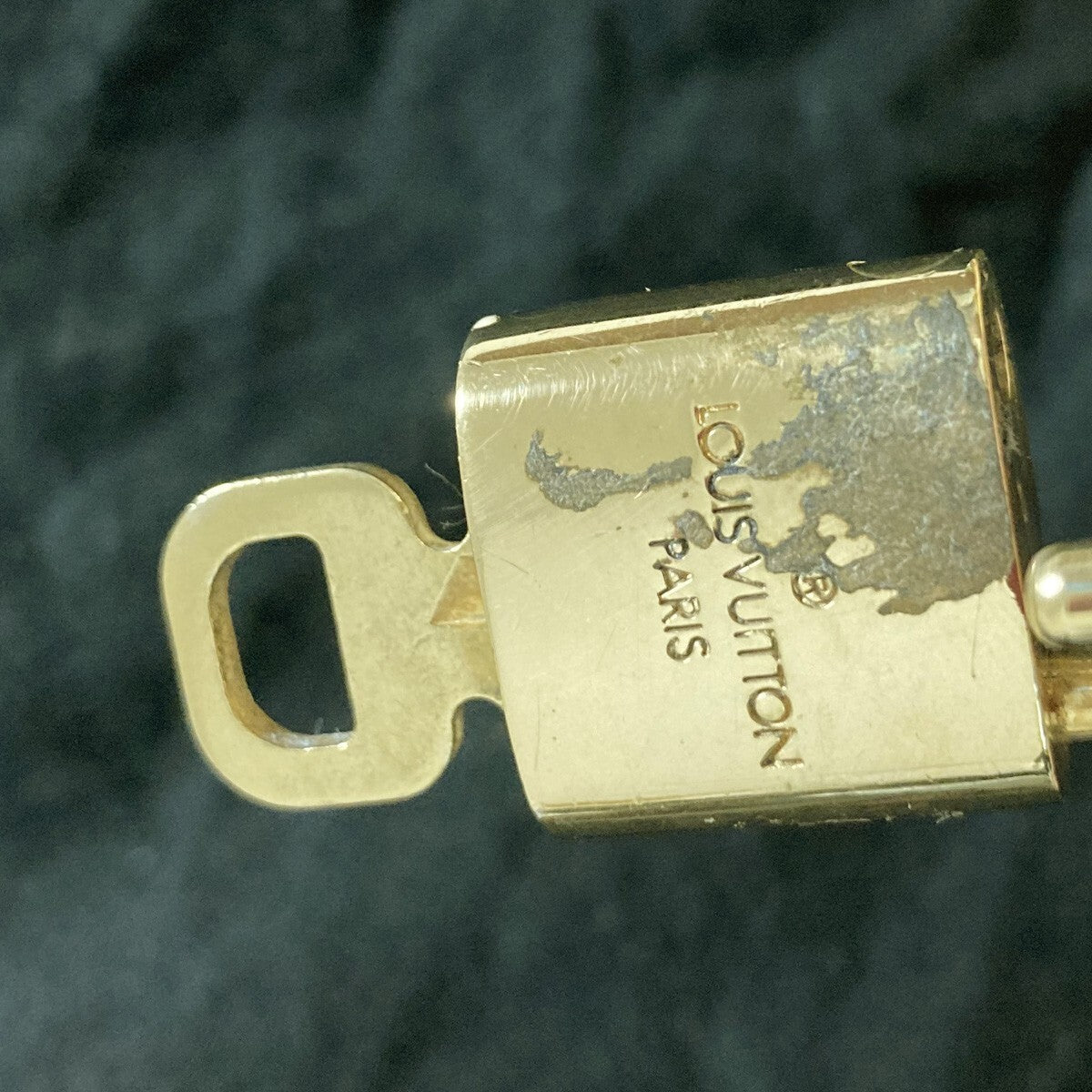 LOUIS VUITTON LV 10 SET PADLOCK KEY CHARM CADENA GOLD-PLATED FRANCE 80PDA139