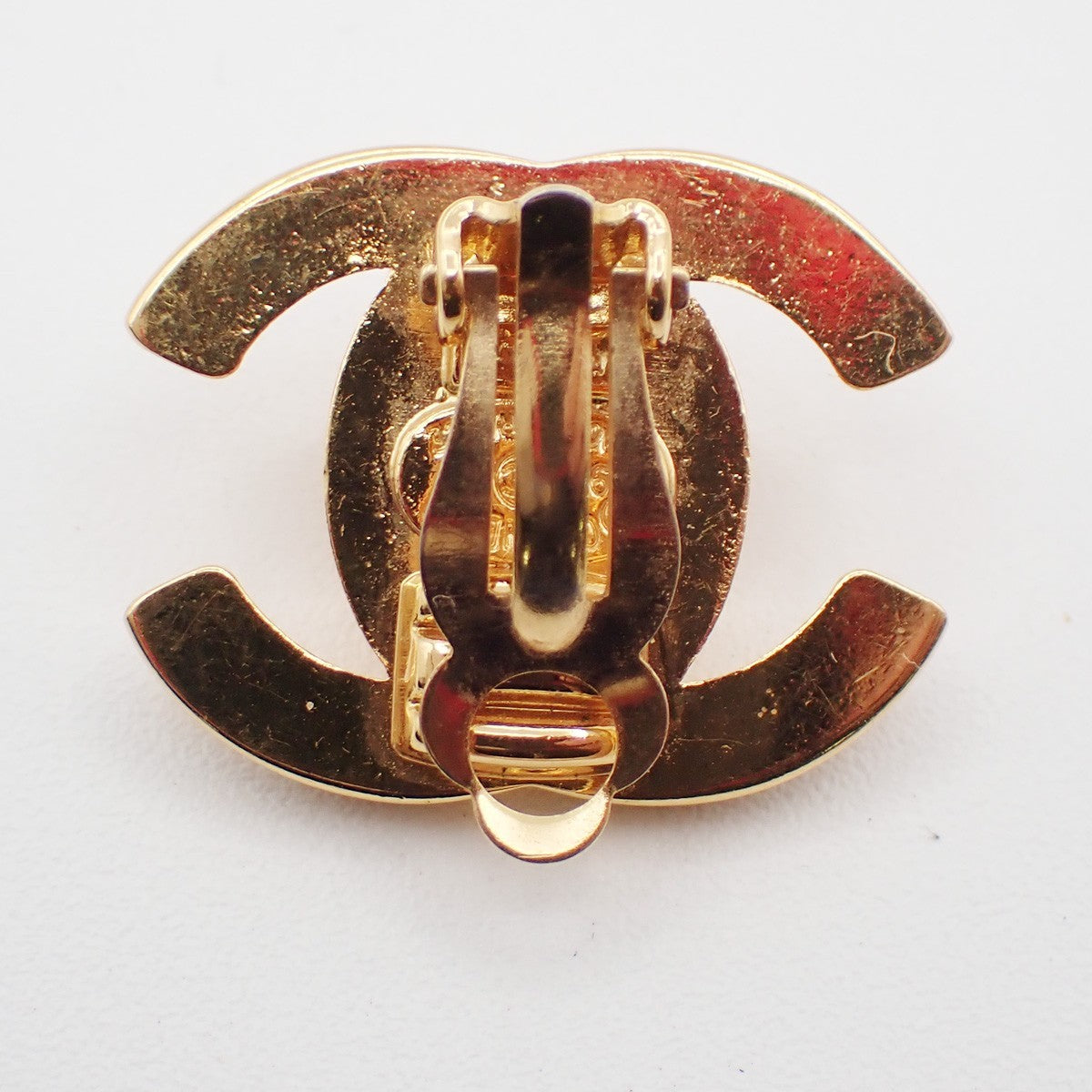 CHANEL CC Logo Button Earring 97P Clip-On Gold-Plated France Vintage 67CA564