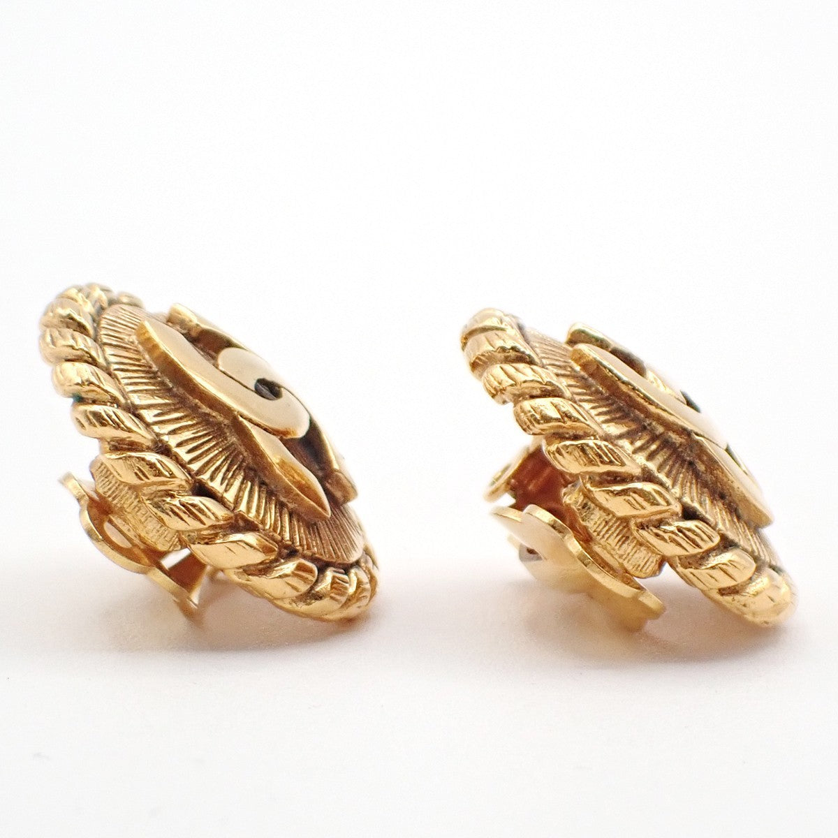 CHANEL CC Logo Round Button Earrings Clip-On Gold France 38RL743