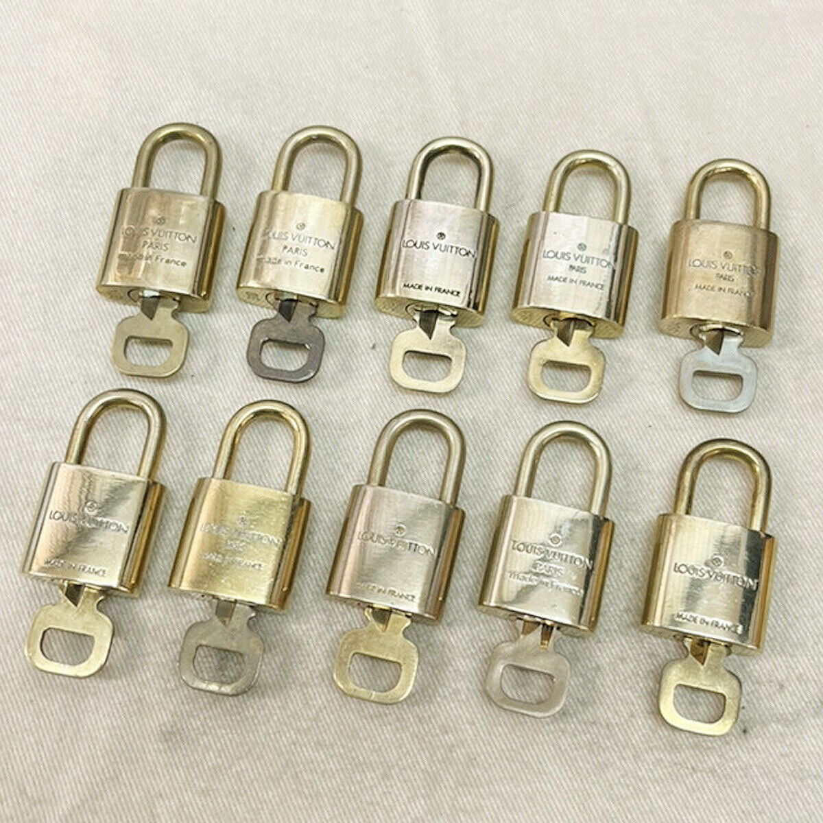 LOUIS VUITTON LV 10 SET PADLOCK KEY CHARM CADENA GOLD-PLATED FRANCE 36JF464
