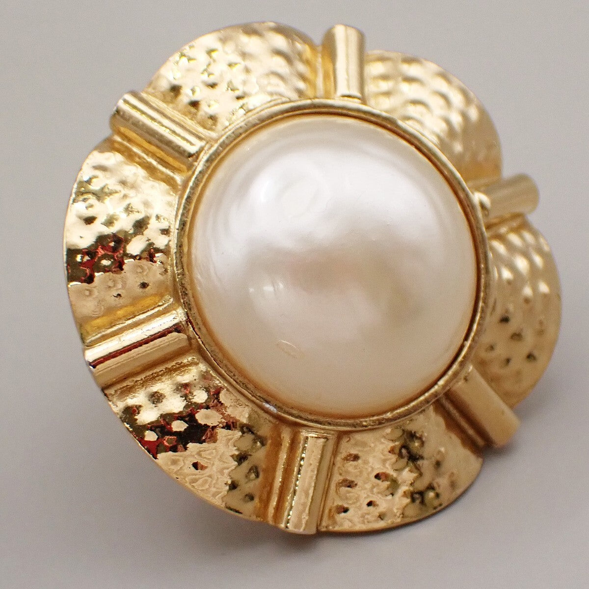 CHANEL Imitation Pearl Large Button Earrings 25 Clip-On Gold Vintage 31RL105