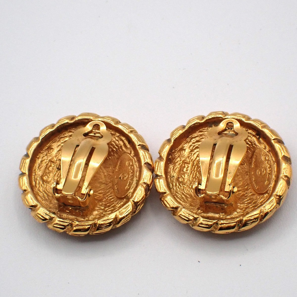 CHANEL CC Logo Round Button Earrings Clip-On Gold GHW France 80RL806