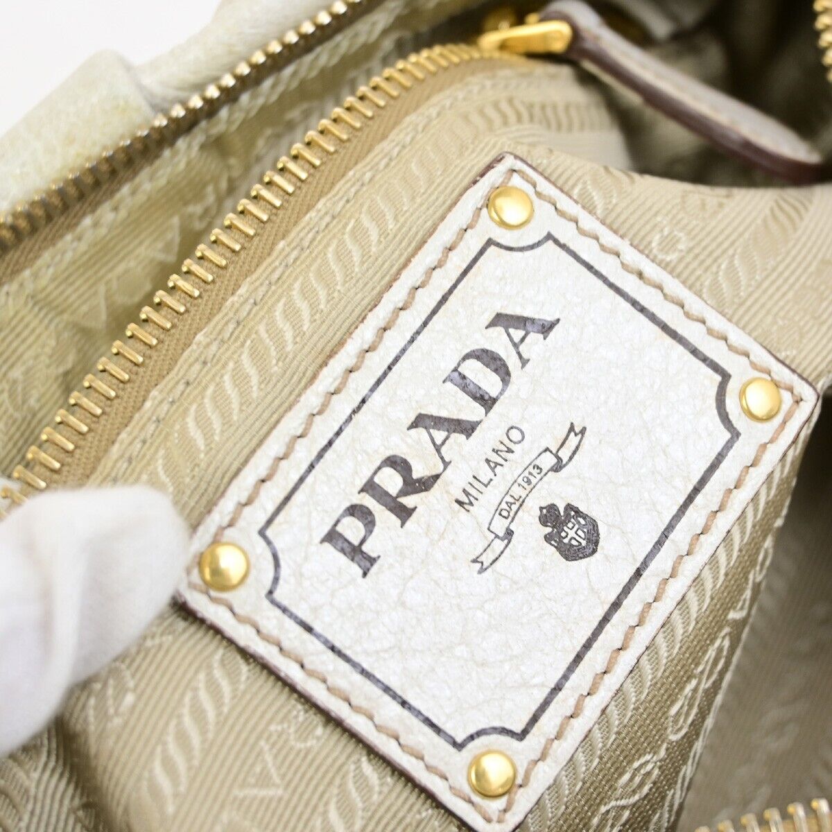 PRADA Logo Cervo Lux Chain Shoulder Hobo Bag Leather White GHW 84FB371