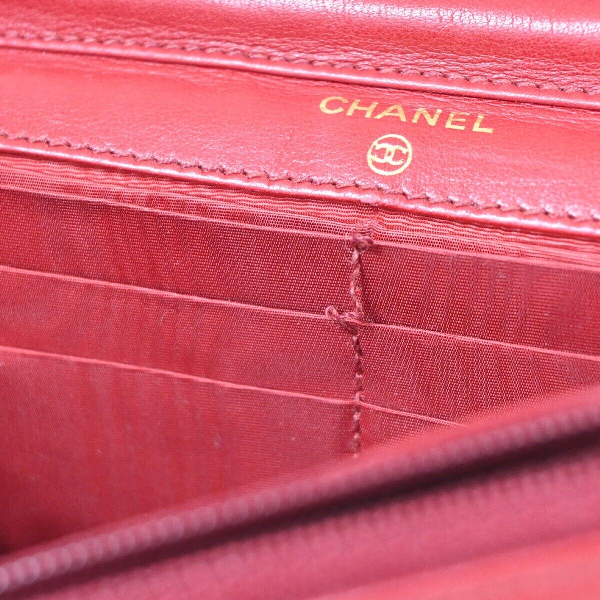 CHANEL CC Logo Chain Shoulder Bag Bifold Wallet Caviar skin Leather Red 671RJ655