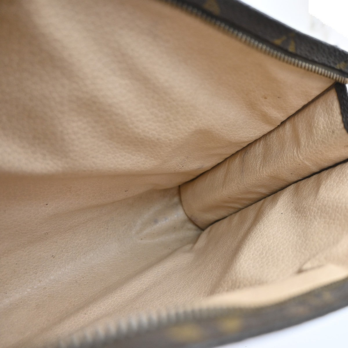 LOUIS VUITTON Poche Toilette 26 Clutch Pouch Bag Monogram Leather M47542 01MA322