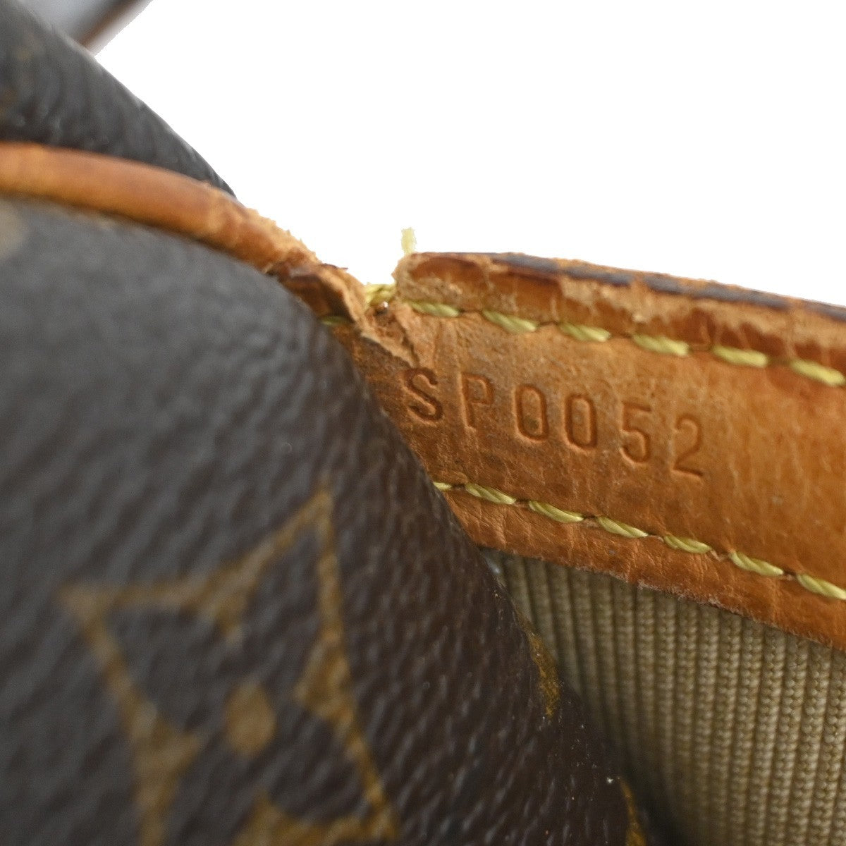 LOUIS VUITTON Reporter PM Crossbody Shoulder Bag Monogram Leather M45254 36KC824