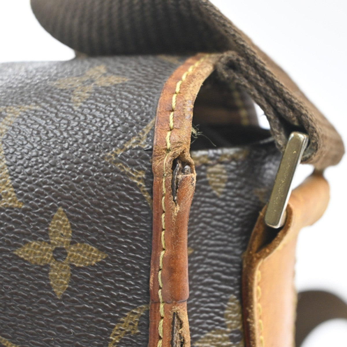 LOUIS VUITTON Messenger Bosphore PM Shoulder Bag Monogram Leather M40106 39MA359