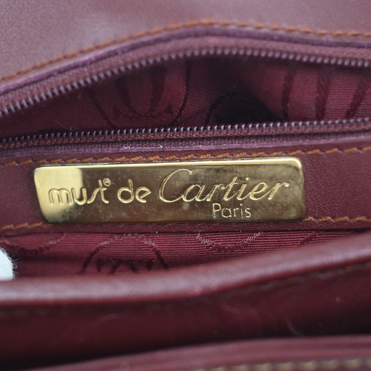 MUST DE CARTIER 2C Logo Shoulder Bag Leather Bordeaux Red GHW Italy 80ZA197