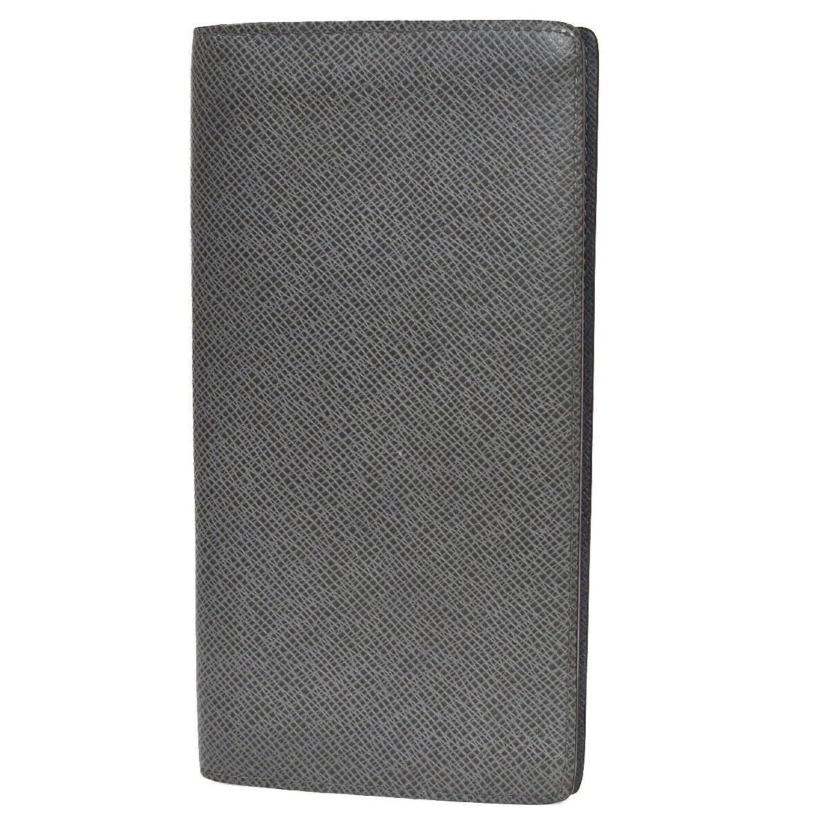 LOUIS VUITTON Portefeuille Brazza Long Wallet Taiga Leather Gray M32653 67YB981
