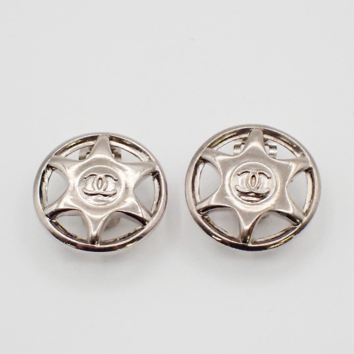 CHANEL Hexagram CC Logo Round Button Earrings 97A Clip-On Silver Vintage 31RL905