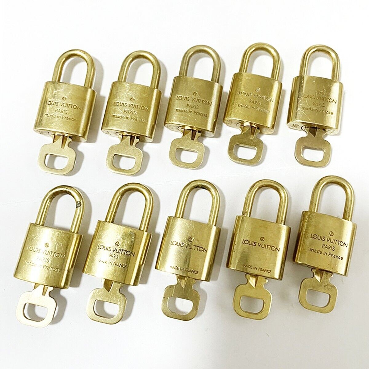 LOUIS VUITTON LV 10 SET PADLOCK KEY CHARM CADENA GOLD-PLATED FRANCE 36MT003