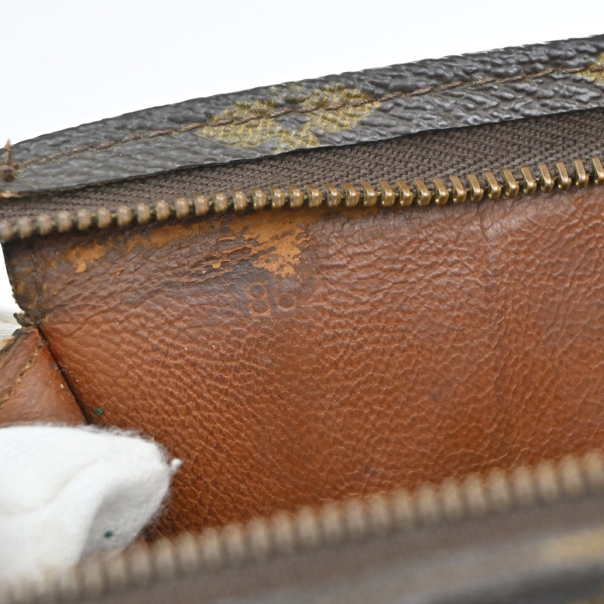 LOUIS VUITTON Poche Toilette 26 Clutch Pouch Bag Monogram Leather M47542 02SA021