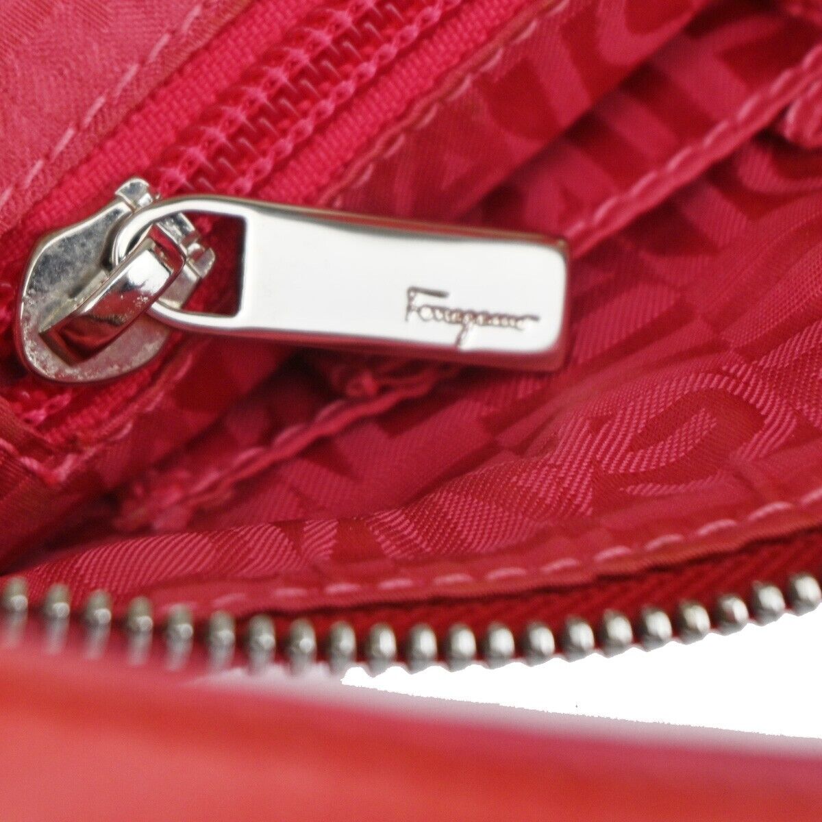 SALVATORE FERRAGAMO Gancini Shoulder Hand Bag Leather Pink Silver Italy 60EA597