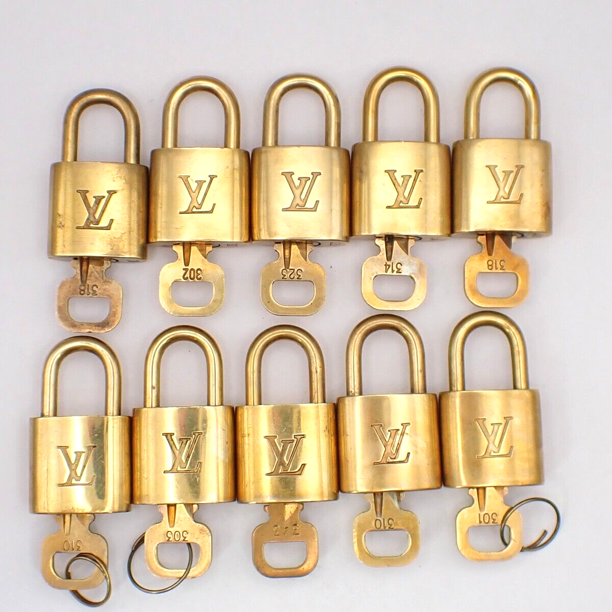 LOUIS VUITTON LV 10 Set  Padlock Key Bag Charm Cadena Gold Plated France 80YF803