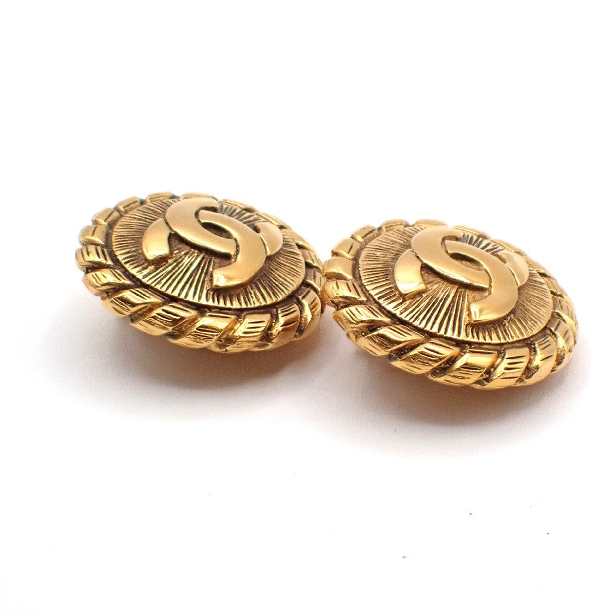 CHANEL CC Logo Round Button Earrings Clip-On Gold GHW France 80RL806