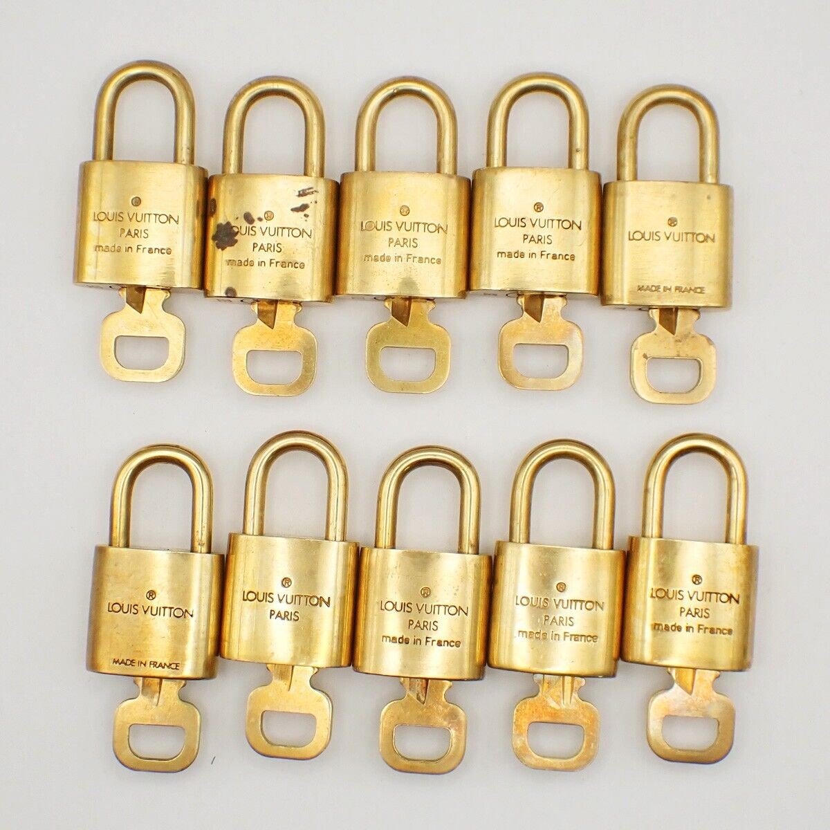 LOUIS VUITTON LV 10 Set  Padlock Key Bag Charm Cadena Gold Plated France 33YF662