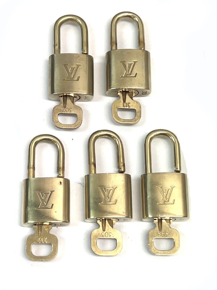 LOUIS VUITTON LV 10 SET PADLOCK KEY BAG CHARM CADENA GOLD PLATED FRANCE 64SH245
