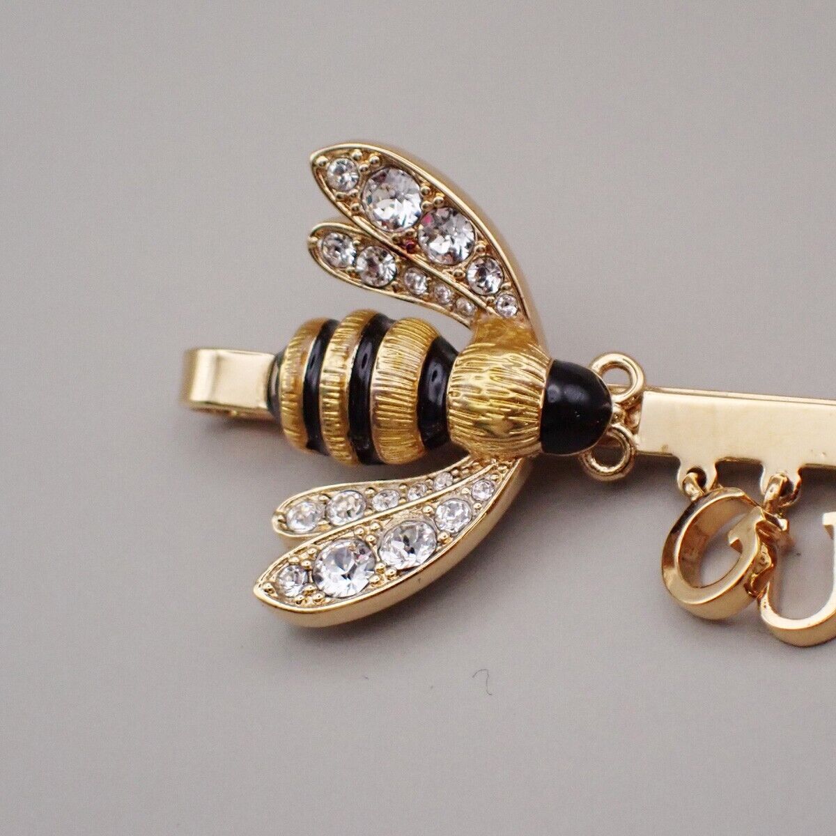 GUCCI Logo Bee Motif Rhinestone Hair Clip Pin Accessory Gold Italy 04YG569