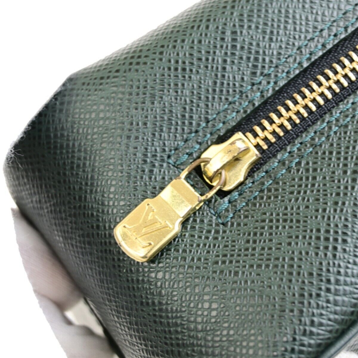 LOUIS VUITTON Trousse toilette GM Pouch Bag Taiga Leather Green M30214 67FB394