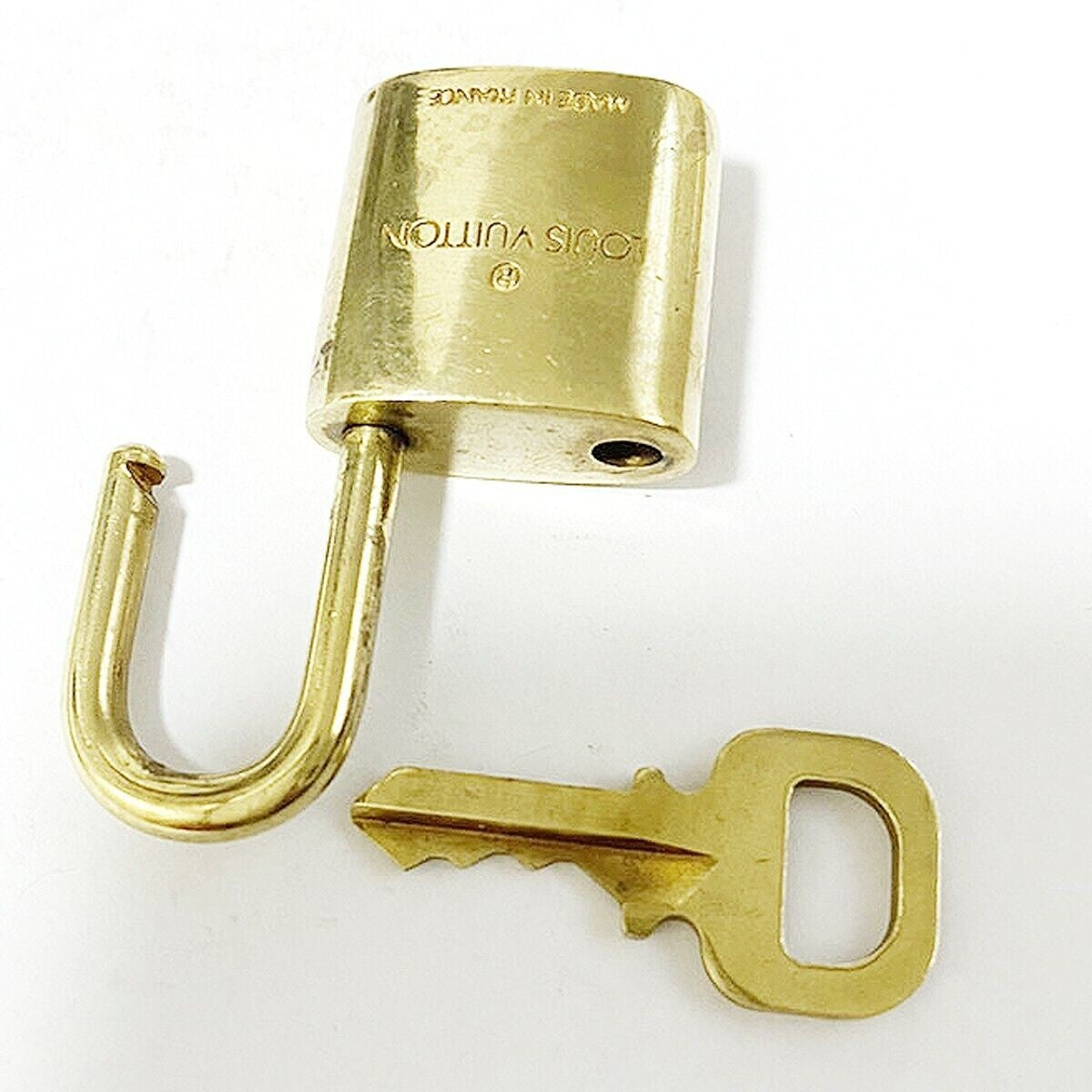 LOUIS VUITTON LV 10 SET PADLOCK KEY BAG CHARM CADENA GOLD-PLATED FRANCE 32MT009