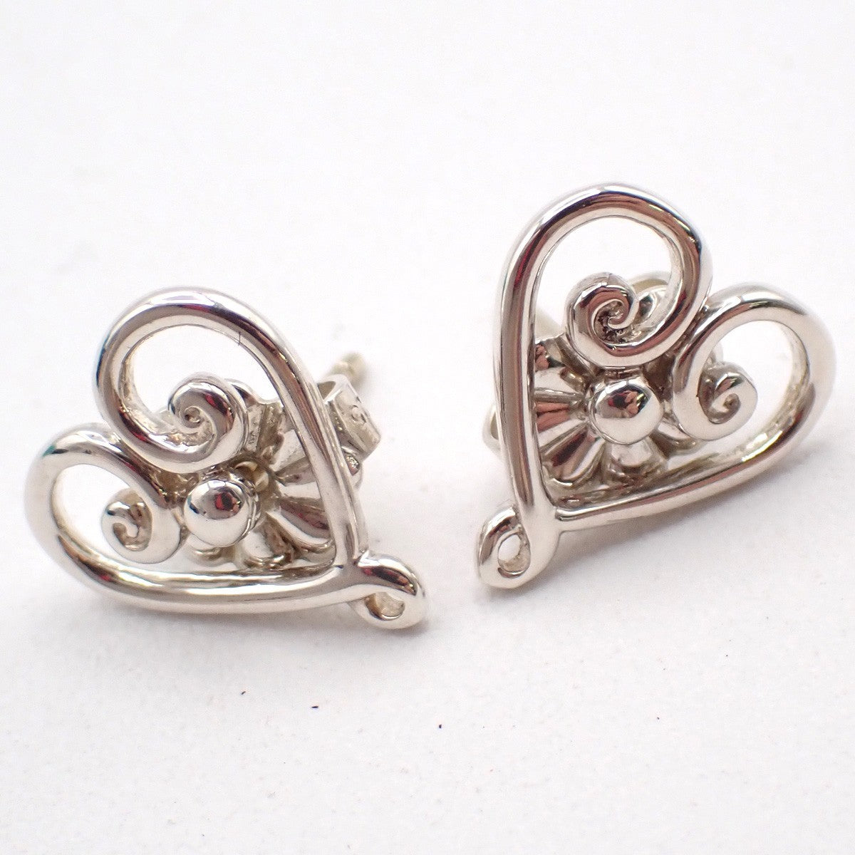 Tiffany & Co. Paloma Picasso Loving Heart Pierce Earring Silver 925 60EG351