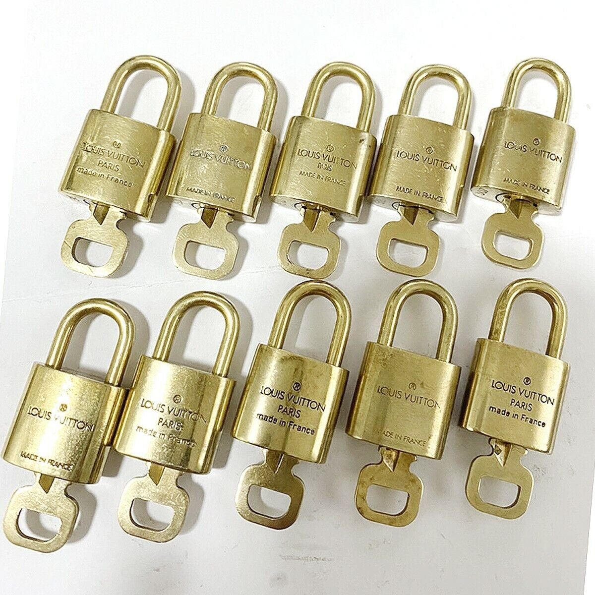 LOUIS VUITTON LV 10 SET PADLOCK KEY BAG CHARM CADENA GOLD-PLATED 35MT006