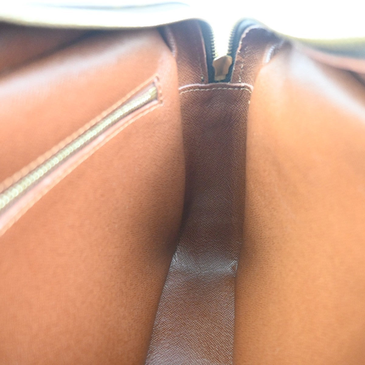 LOUIS VUITTON Nile Crossbody Shoulder Bag Monogram Leather Brown M45244 77YJ009