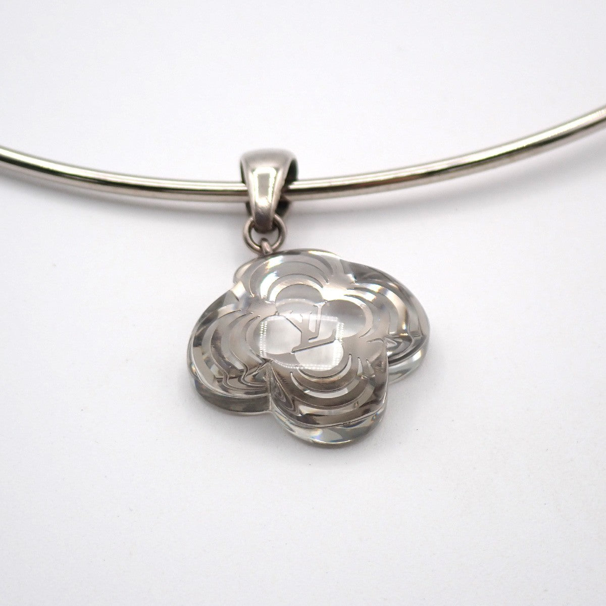 LOUIS VUITTON A La Folie Flower Resin Choker Necklace Silver M65667 64RL892
